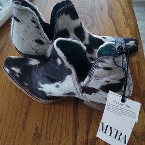 Myra Handmade Cowhide Leather Boots 👢 NWT - 7